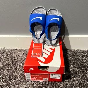 New with boy toddle Nike sandals